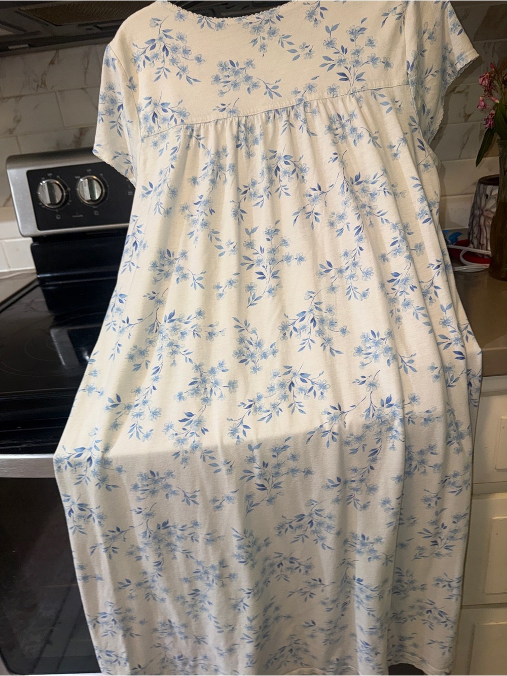 Aria Cream Nightdress with Blue Floral Motif - Picture 4 of 5